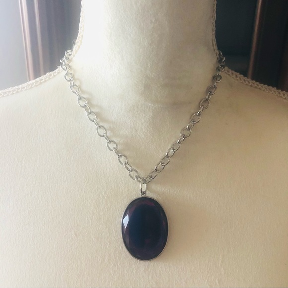 Large faceted purple glass cabochon stone necklace - Picture 4 of 12